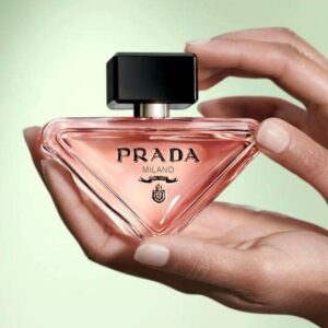 What Does Prada Paradoxe Smell Like featured image